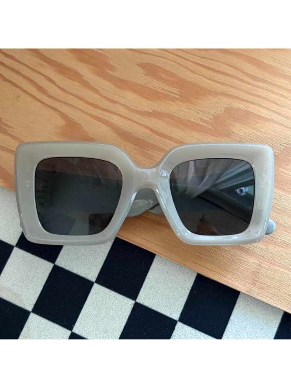 French grey / beige square chunky oversized sunglasses